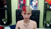 Twink camboy en show solo très explicite