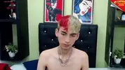Twink camboy en show solo très explicite