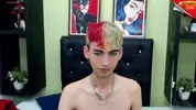 Twink camboy en show solo très explicite