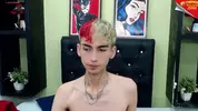 Twink camboy en show solo très explicite