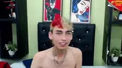 Twink camboy en show solo très explicite