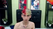 Twink camboy en show solo très explicite
