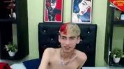 Twink camboy en show solo très explicite