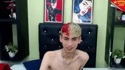 Twink camboy en show solo très explicite