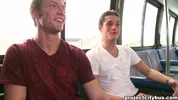 GAYWIRE - Kevin Crows y Tyler Bentley tienen sexo gay en el autobús del proyecto City