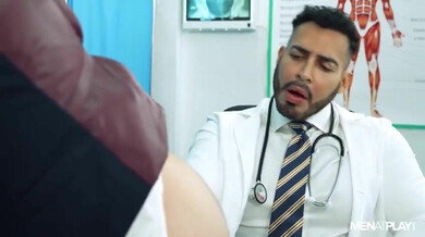 El Dr. Rom examina a Koki