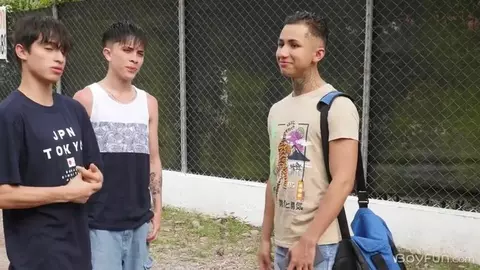 Threesome di twink in hotel – Justin, Jackson & Archi