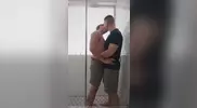Grom Burja (Grom_burja_vip) baise Channing Flynn sous la douche