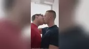 Grom Burja (Grom_burja_vip) baise Channing Flynn sous la douche