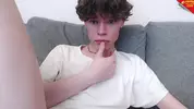 Twink très chaud en cam solo