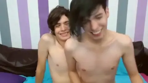 Show live di coppia twink latina bollente