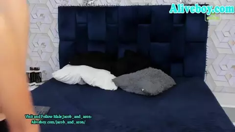 Petits copains latinos très chauds en live