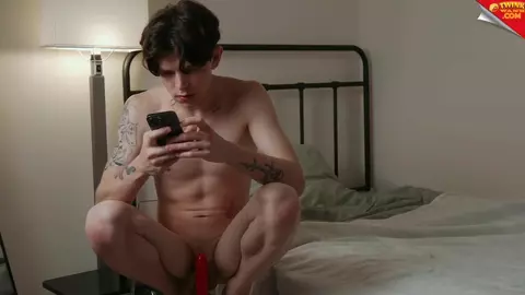 Twink arrapato live in cam