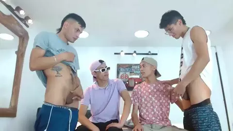 Show de sexo dos twinks amigos na cam