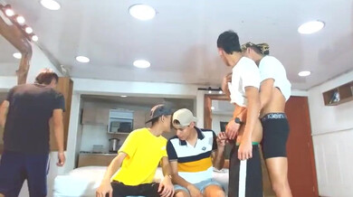 Show safado de twinks em grupo na cam