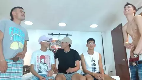 Orgie de twinks en cam