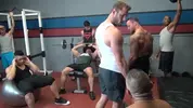 Gangbang su un passivo caldo