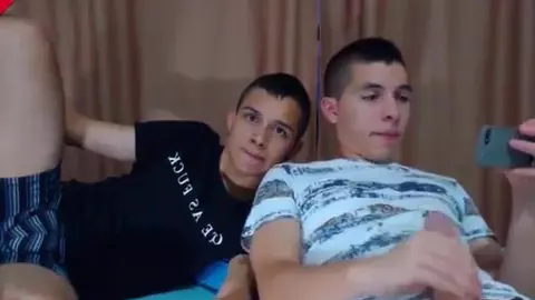 Party latino di twink: gangbang tra amici