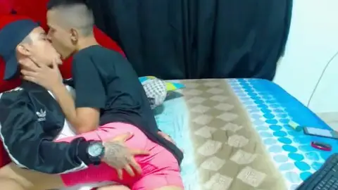 Couple de potes camboys latinos – partylatingroup