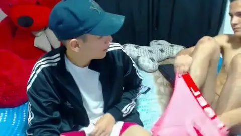 Couple de potes camboys latinos – partylatingroup