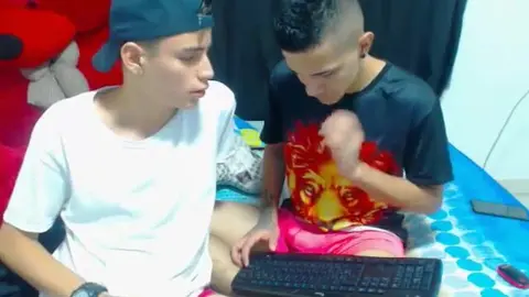 Latino-Camboy-Paar – partylatingroup