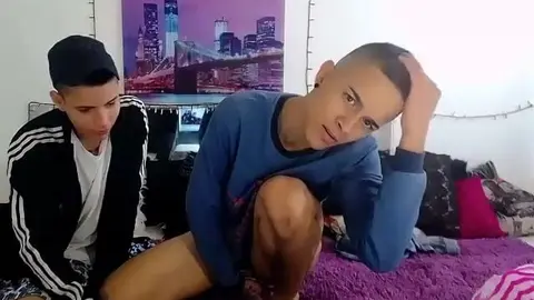 Pareja de twinks latinos después de la fiesta – partylatingro