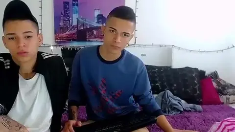 Latino-Twink-Paar nach der Party – partylatingro