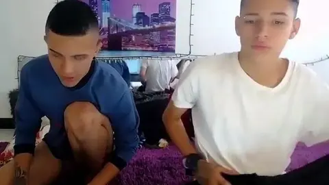 Latino-Twink-Paar nach der Party – partylatingro