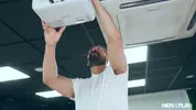 Aiuto dall’operaio di manutenzione