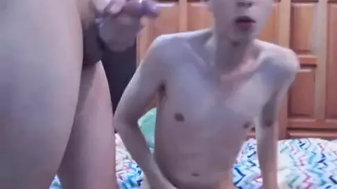 Deux twinks potes très chauds