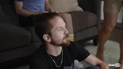 Footjob al gamer nerd – Harrison Todd & Shae Reynolds