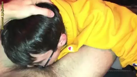 Dois amigos viram amantes – Leo