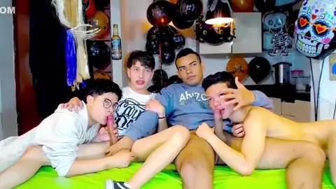 Groupe de potes twinks latinos camboys en plan porno
