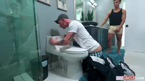 He’s Never Seen a Plumber’s Crack Before