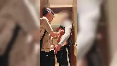 Ducal Toilet - drague aux pissotières