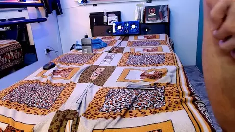 Coppia di twink innamorati in uno show camboy bello hard