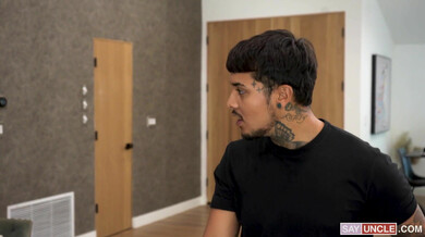 Xtian Mingle & Victor Pleases – el twink de limpieza de su padrastro