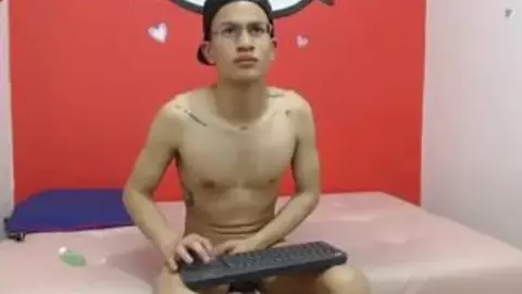 Casal de amigos e amantes bem quentes - LuckAndMarck