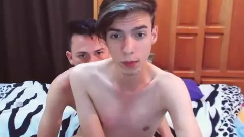 Couple de minets chauds – HotxTwinks 3