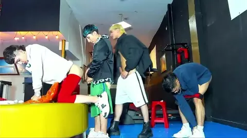 Orgia pornô de twinks latinos camboys bem quentes