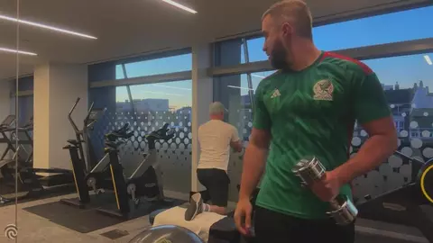 Naughty Hotel Gym - baise à la salle de sport de l'hôtel