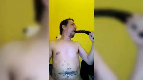 Il mio allenamento alle pompe e orgasmo