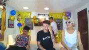 Show de orgia de twinks latinos camboys bem quentes