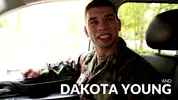 Dakota Young y Mike Stone - colegas calentándose juntos
