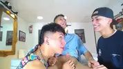 Show porno de grupo de twinks latinos muy calientes