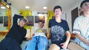 Porno-Gruppenorgie mit latino Camboys 2