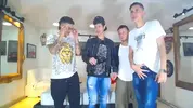 Grande orgia pornô em grupo com twinks latinos camboys