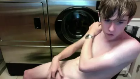 Twink Evan en show de cámara solo bien caliente