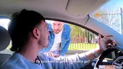 Liam Cox & Luke Ryder - el teléfono olvidado en el taxi