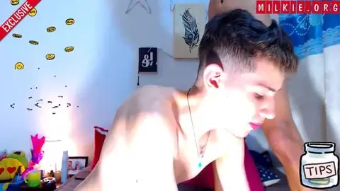 Coppia porno di twink latini - SantiHotbo